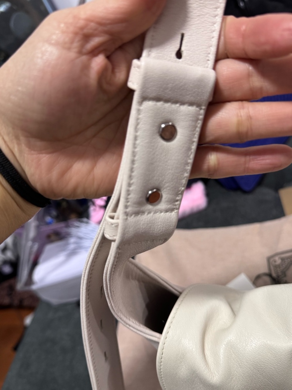 Gucci Cream Leather Shoulder Bag with Interlocking GG - Picture 9 of 10